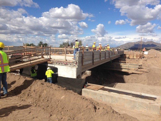 Gila River Bridge East under construction, Arizona