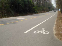 Road Diet treatment on Lawyers Road