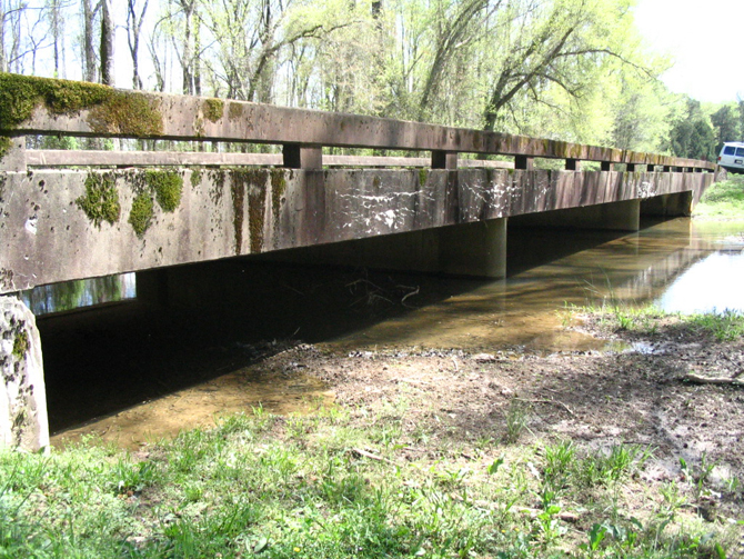 Natchez Trace bridge over Threet Creek