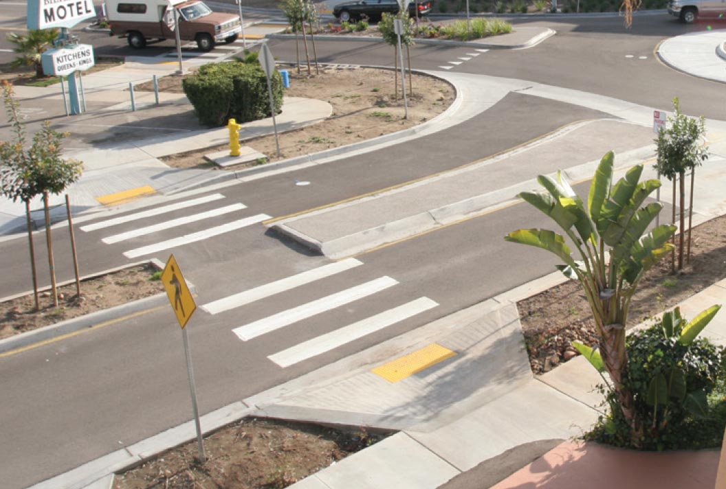 Pedestrian crossing rules: raised traffic island