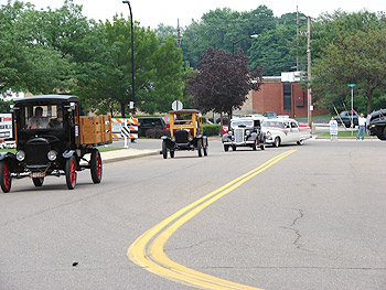 Vintage cars represent the 1919 Convoy led by Lt.Col. Dwight D. Eisenhower.